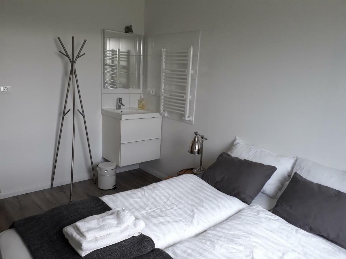 Guesthouse Geldingaholt Arnes  Екстер'єр фото